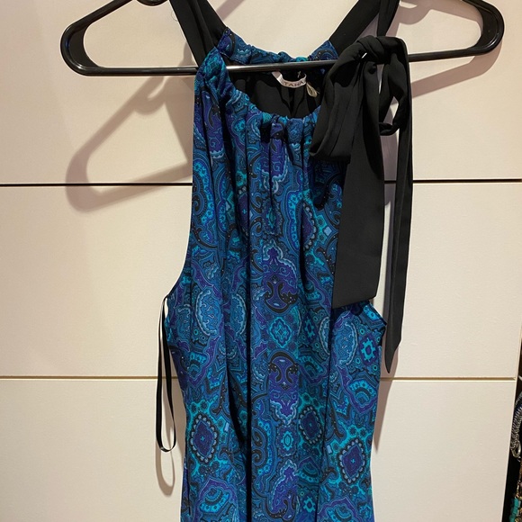 Tahari tie-neck blouse - Picture 1 of 7